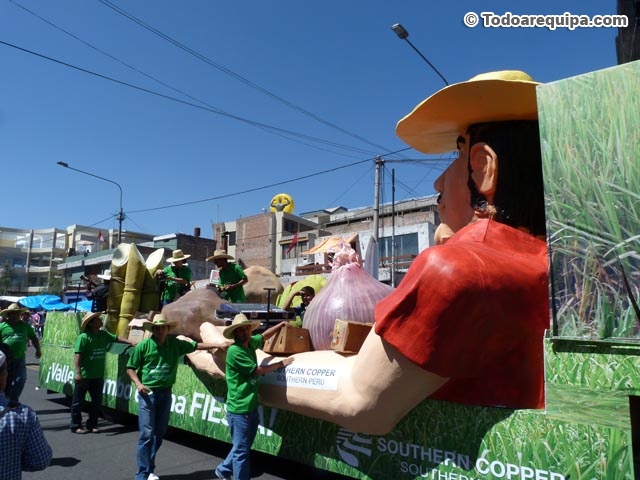 Carro alegórico de Southern Perú