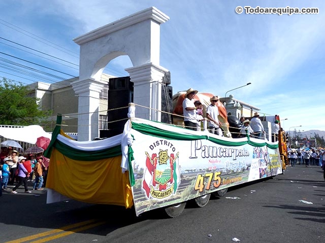 Carro alegórico de la Municipalidad de Paucarpata