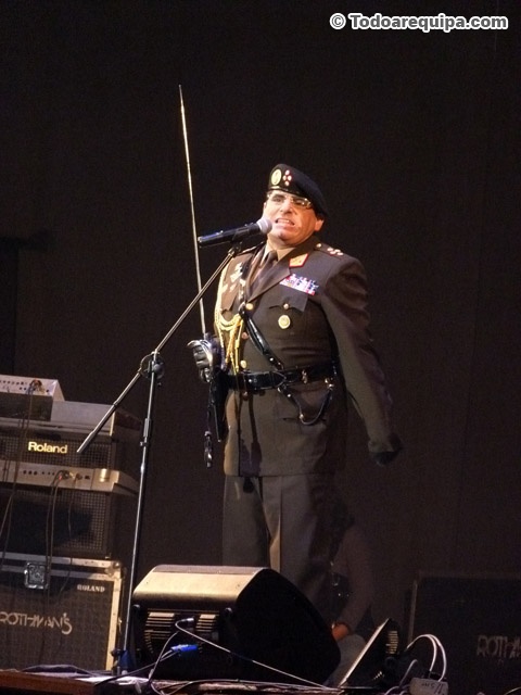 General Edwin Donayre - Carlos Alvarez