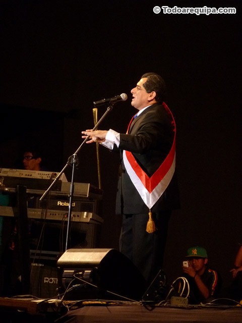 Imitando a Ollanta Humala