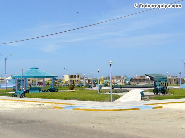 plaza-la-glorieta-camana