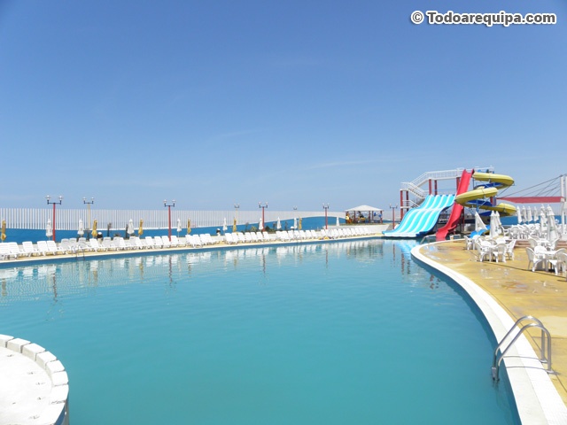 Piscina mayor