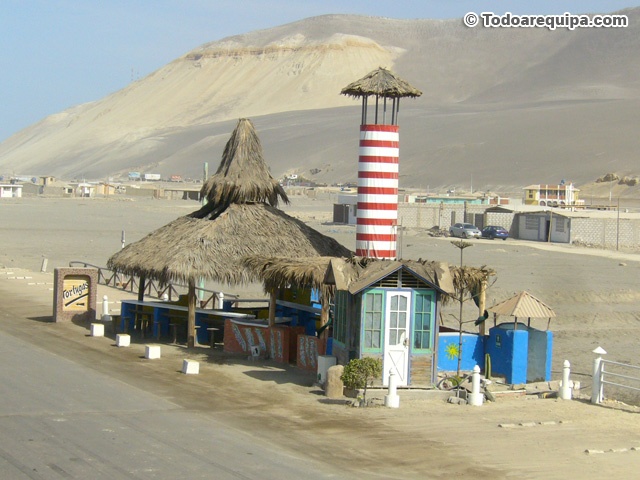 instalaciones-playa-tortugas-camana
