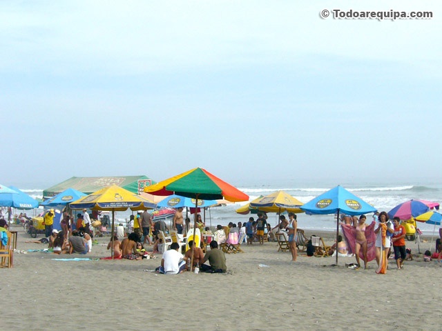 veraneantes-playas-camana