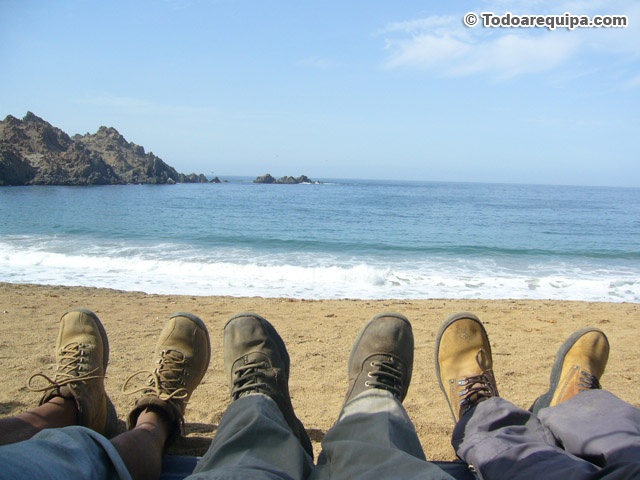 Descansando frente al mar en Puerto Inca
