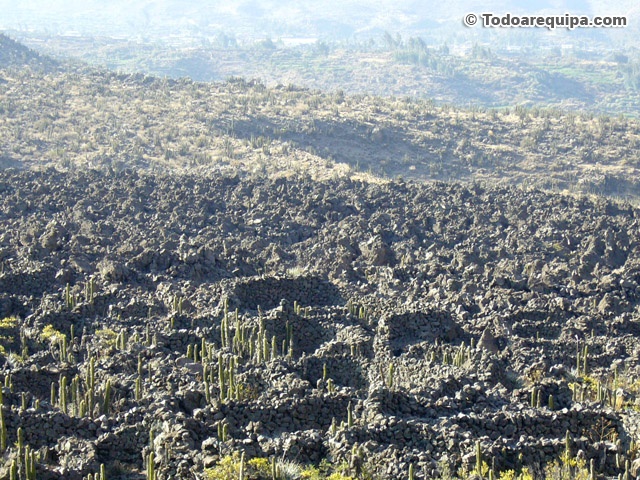 Ruinas en el valle de los volcanes