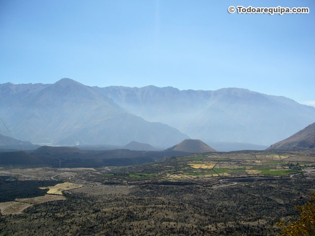 valle-volcanes-peru