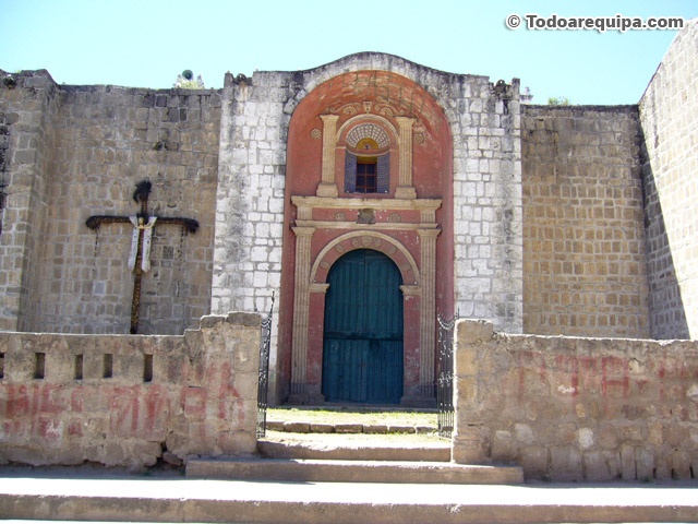 frontis-iglesia-en-cabanaconde