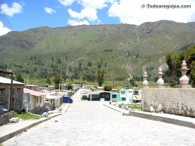 calles-en-pueblo-de-maca