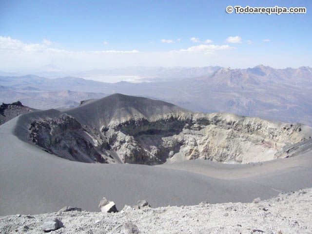 Vista del crater del volcán Misti