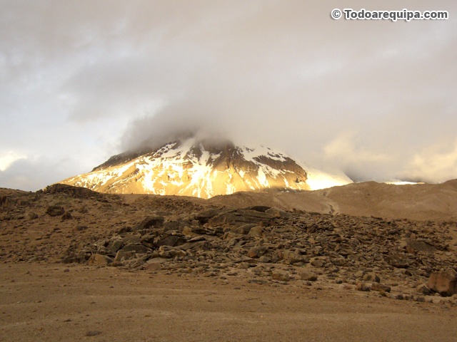 Atardecer en el nevado Coropuna