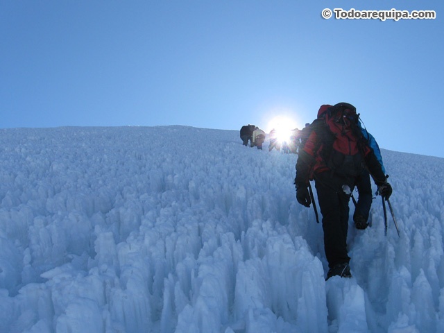 Continuando con la subida rumbo a la cima
