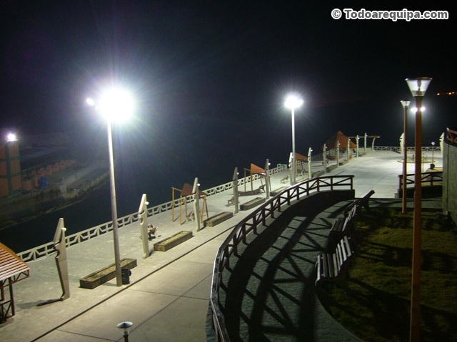 Muelle Turístico de Mollendo en la noche