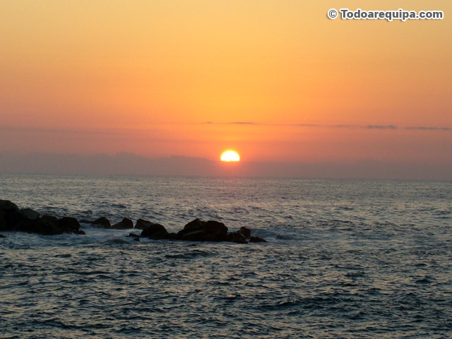 Sunset a orillas del mar