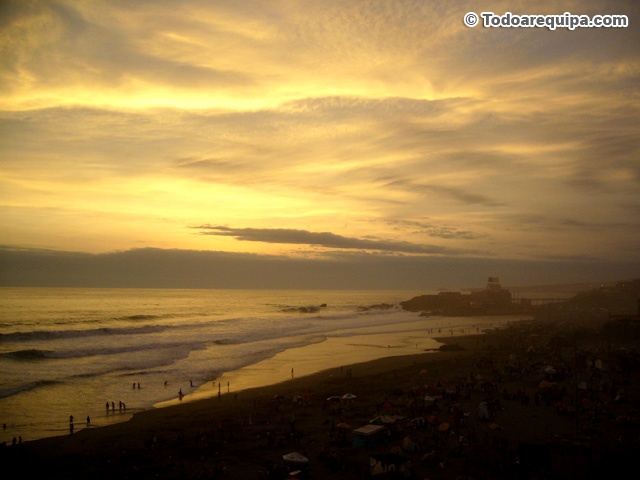 Atardecer en Mollendo
