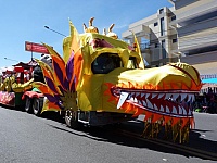 Carro alegórico del dragón chino