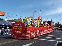 Carro alegórico de Plaza Vea