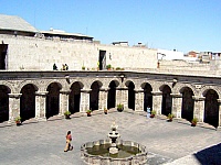 claustros-compania-arequipa