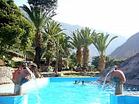 piscina-en-oasis-sangalle