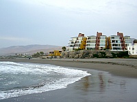 Mejía es una playa al sur del Perú